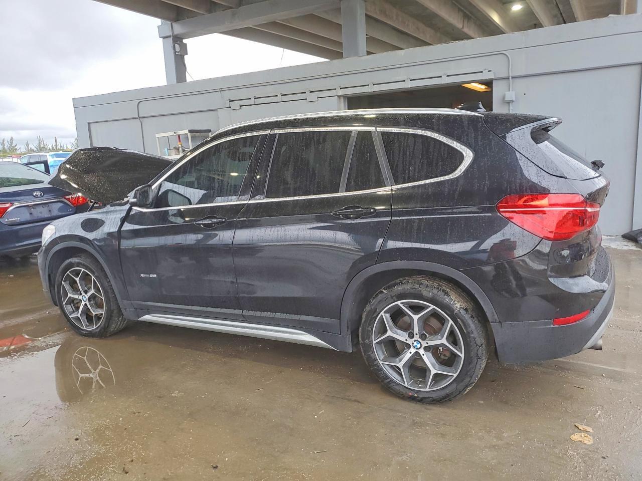 2018 BMW X1 xDrive28I - zdjęcie 2