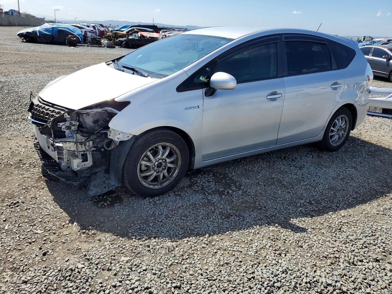 2013 Toyota Prius V Three - zdjęcie główne