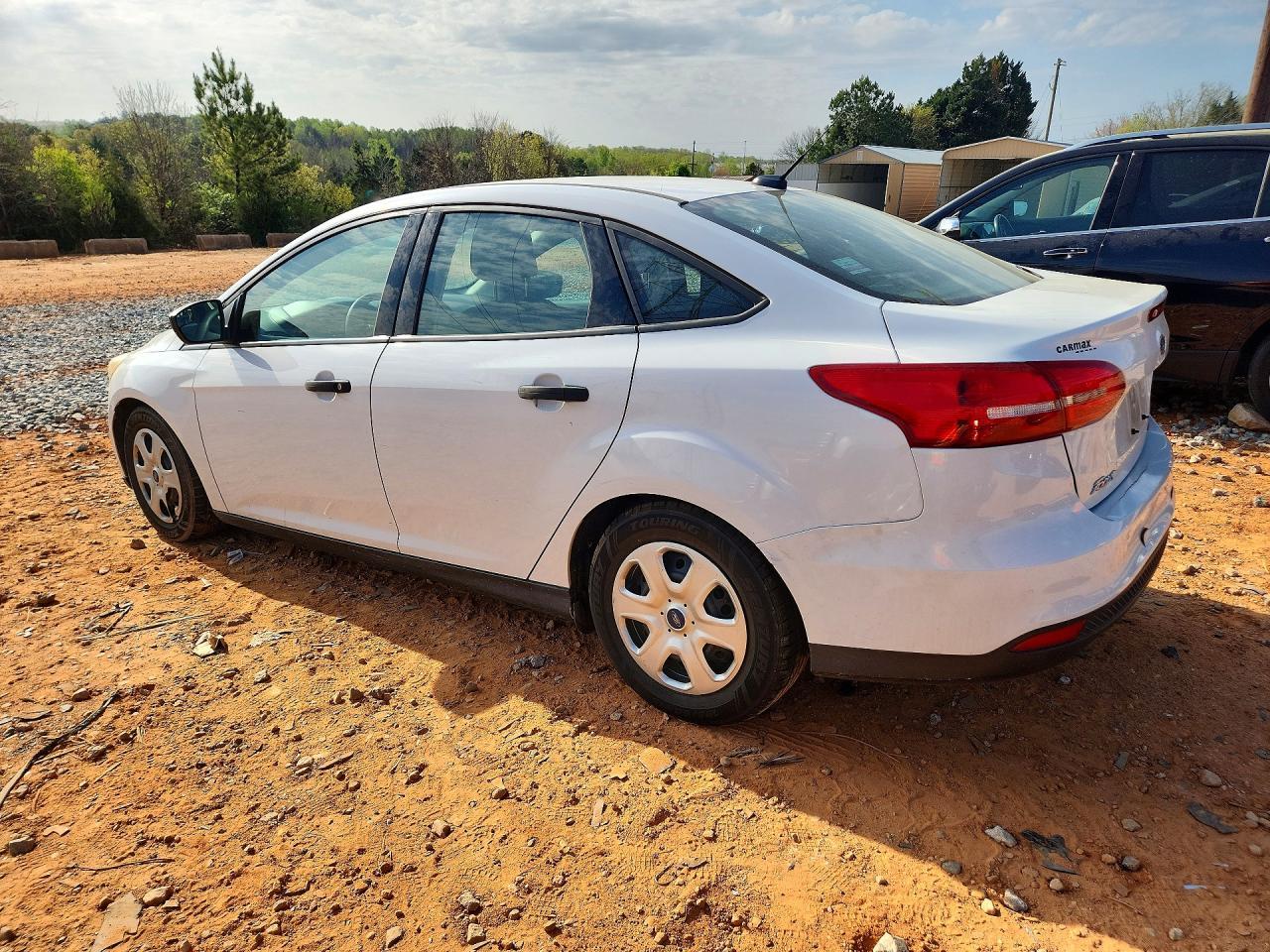 2016 Ford Focus S - zdjęcie 2