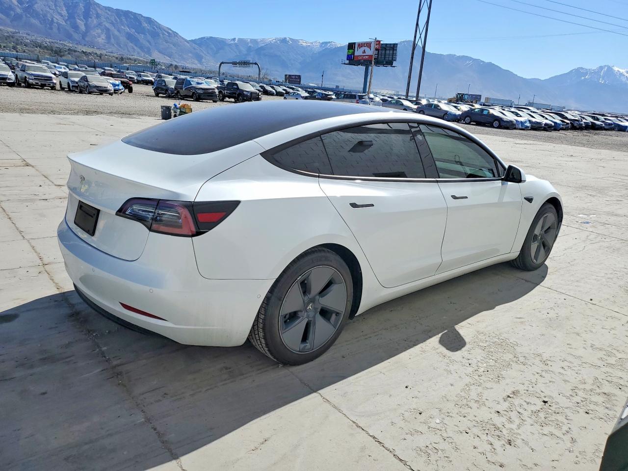 2021 Tesla Model 3 - zdjęcie 3