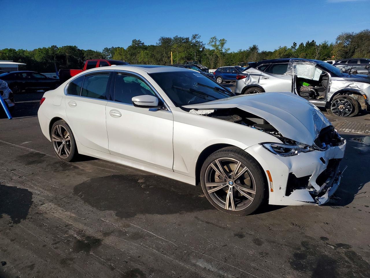 2021 BMW Motorrad 330I - zdjęcie 4