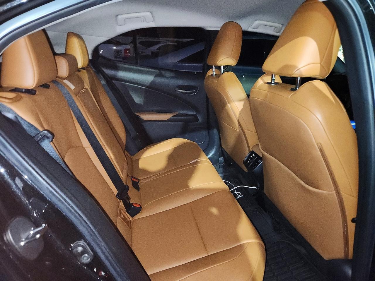 2021 Lexus Ux 250H Base - zdjęcie 11