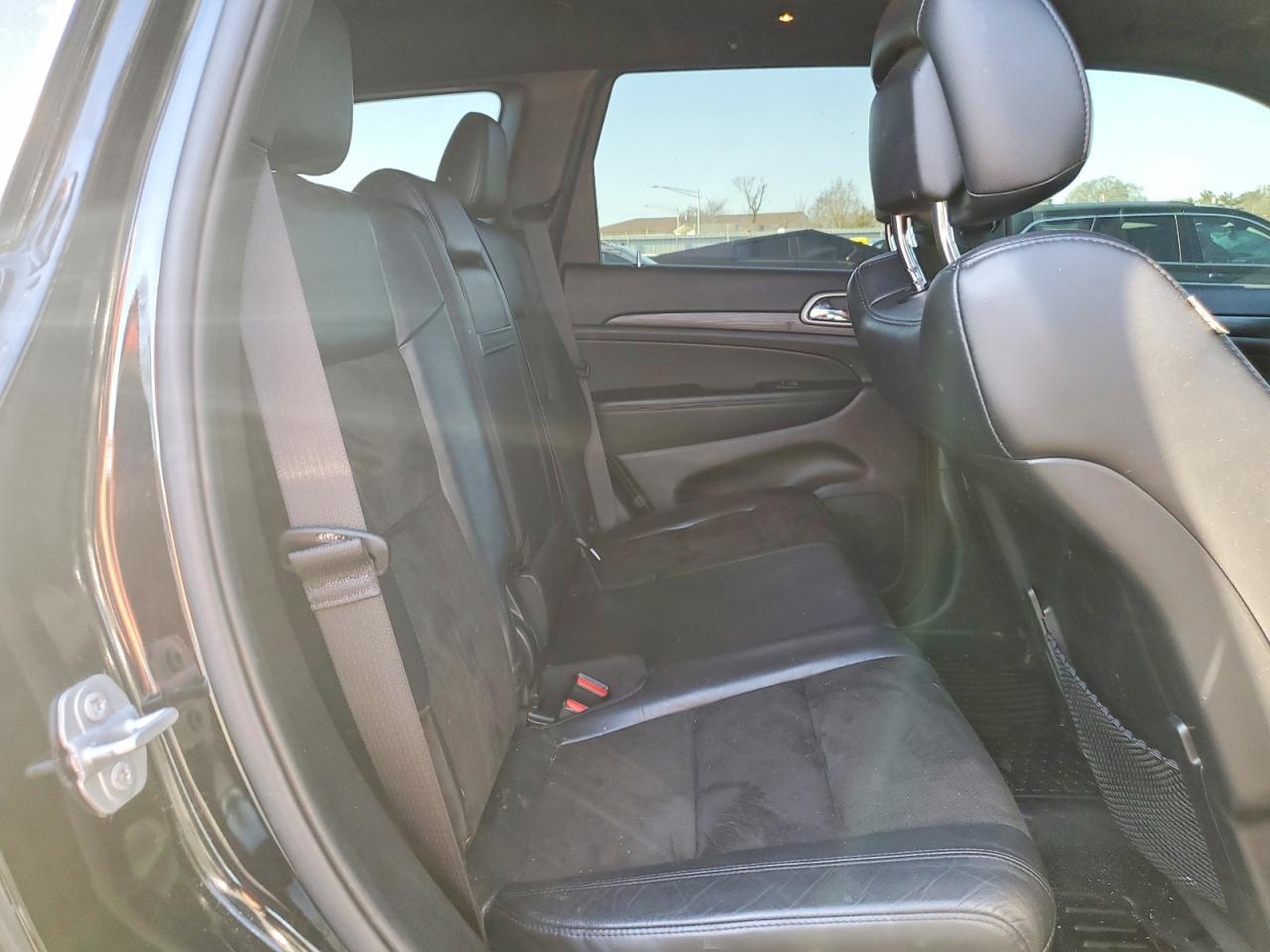 2020 Jeep Grand Cherokee Laredo - zdjęcie 11