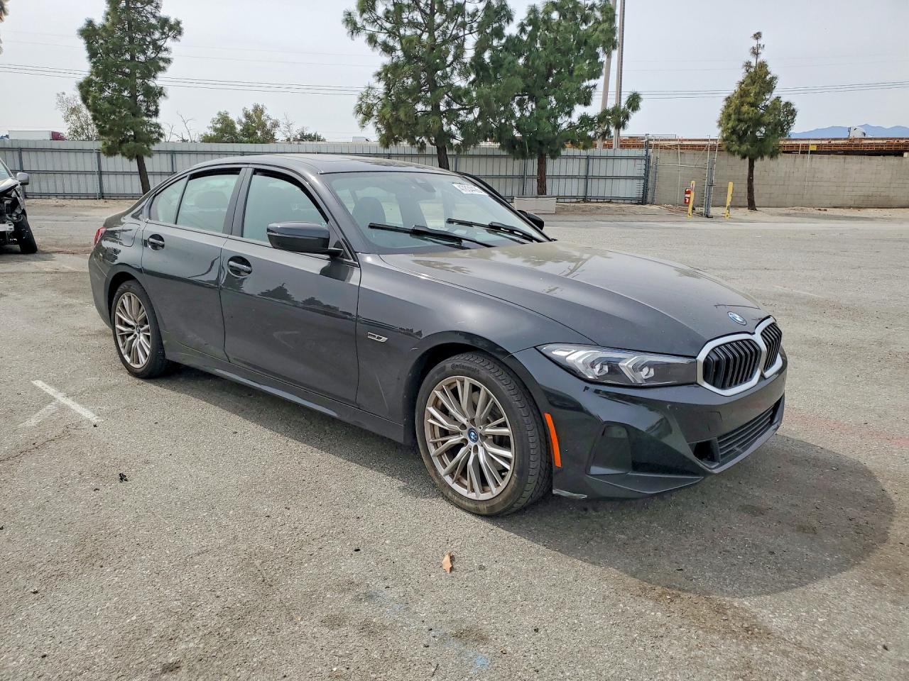BMW Seria 3 - zdjęcie 4