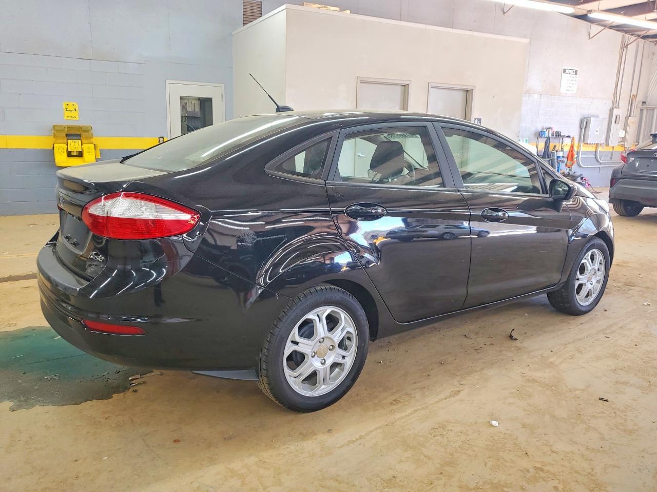 2019 Ford Fiesta S - zdjęcie 3