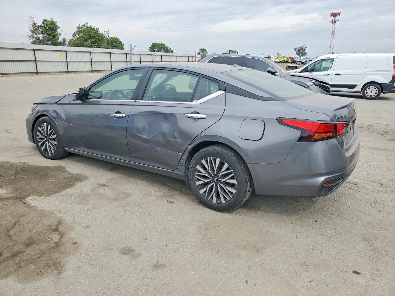 2024 Nissan Altima 2.5 Sv - zdjęcie 2