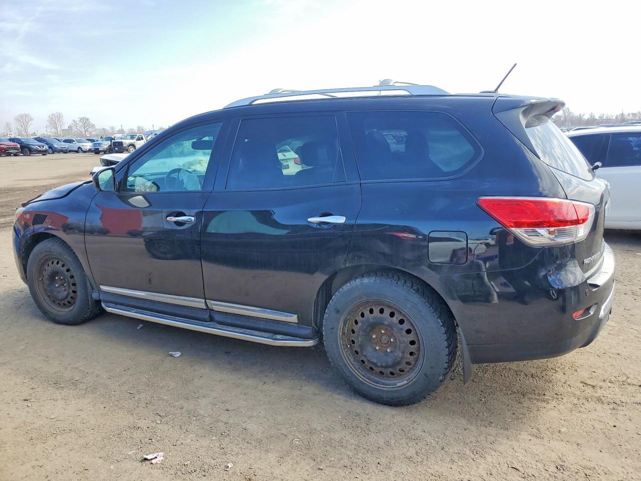 2014 Nissan Pathfinder S - zdjęcie 2