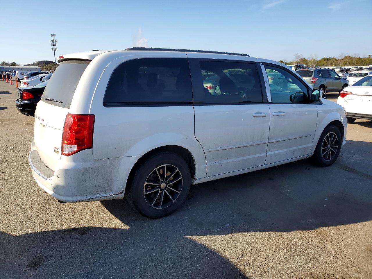 2017 Dodge Grand Caravan Gt - zdjęcie 3