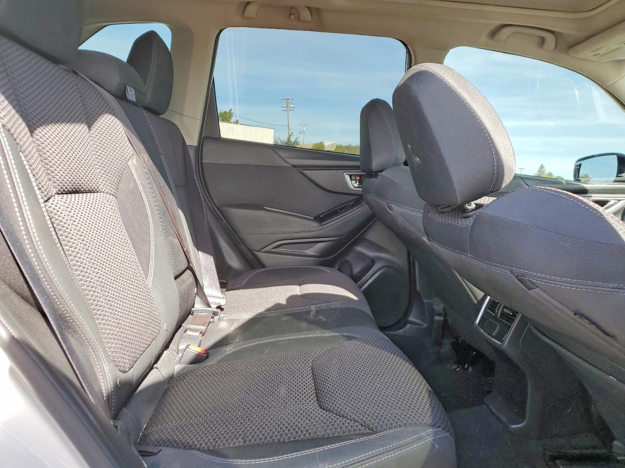 2024 Subaru Forester Premium - zdjęcie 11