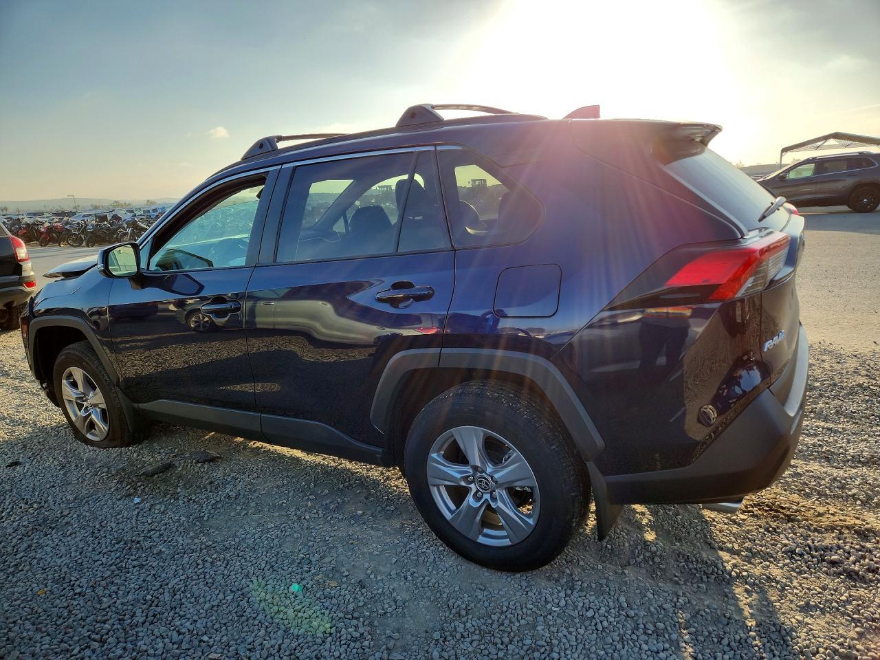 2025 Toyota Rav4 Xle - zdjęcie 2