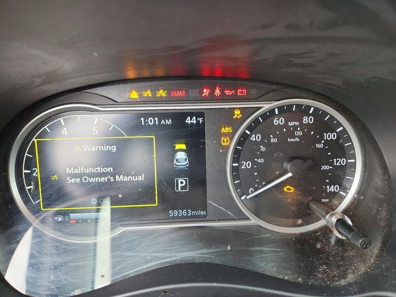 2020 Nissan Kicks Sr - zdjęcie 9