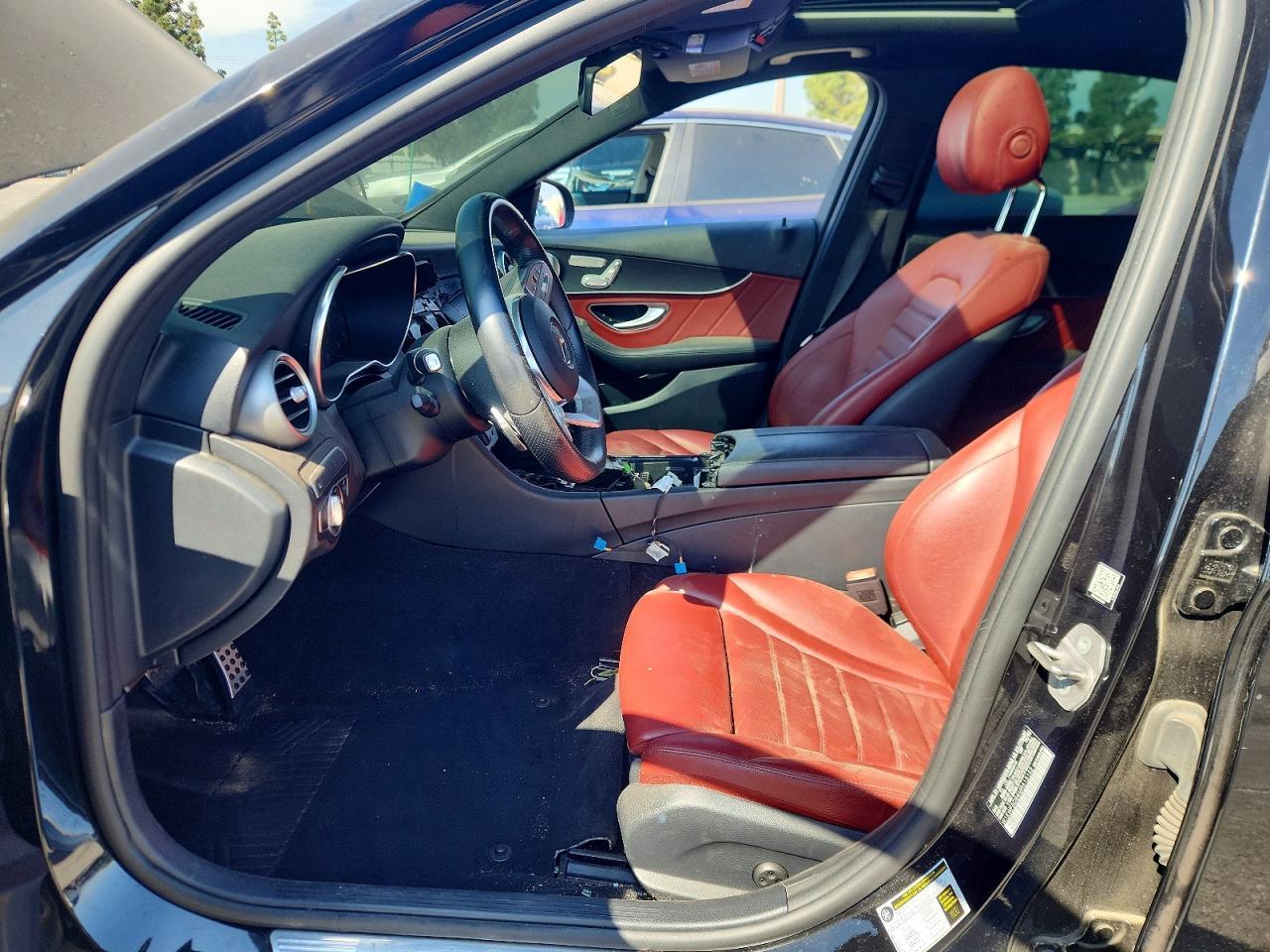 2021 Mercedes-Benz C 300 - zdjęcie 7