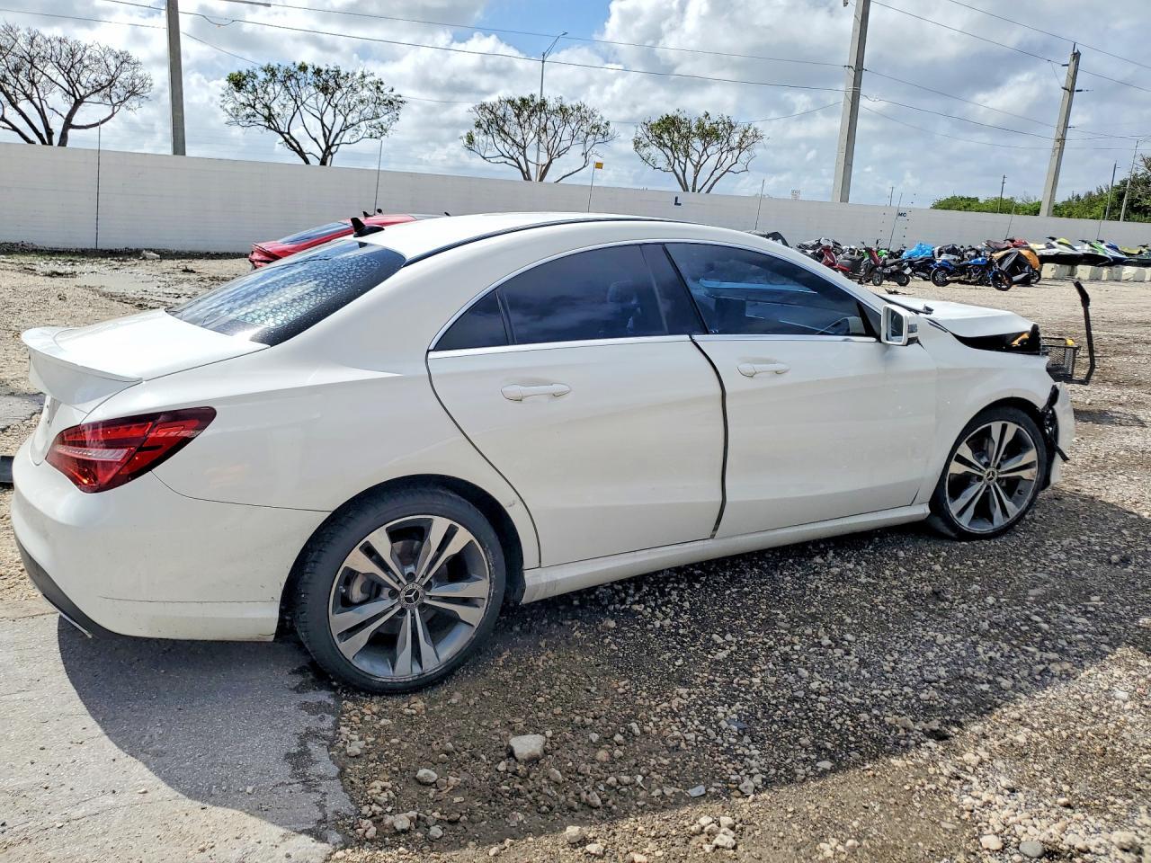 2019 Mercedes-Benz Cla 250 - zdjęcie 3