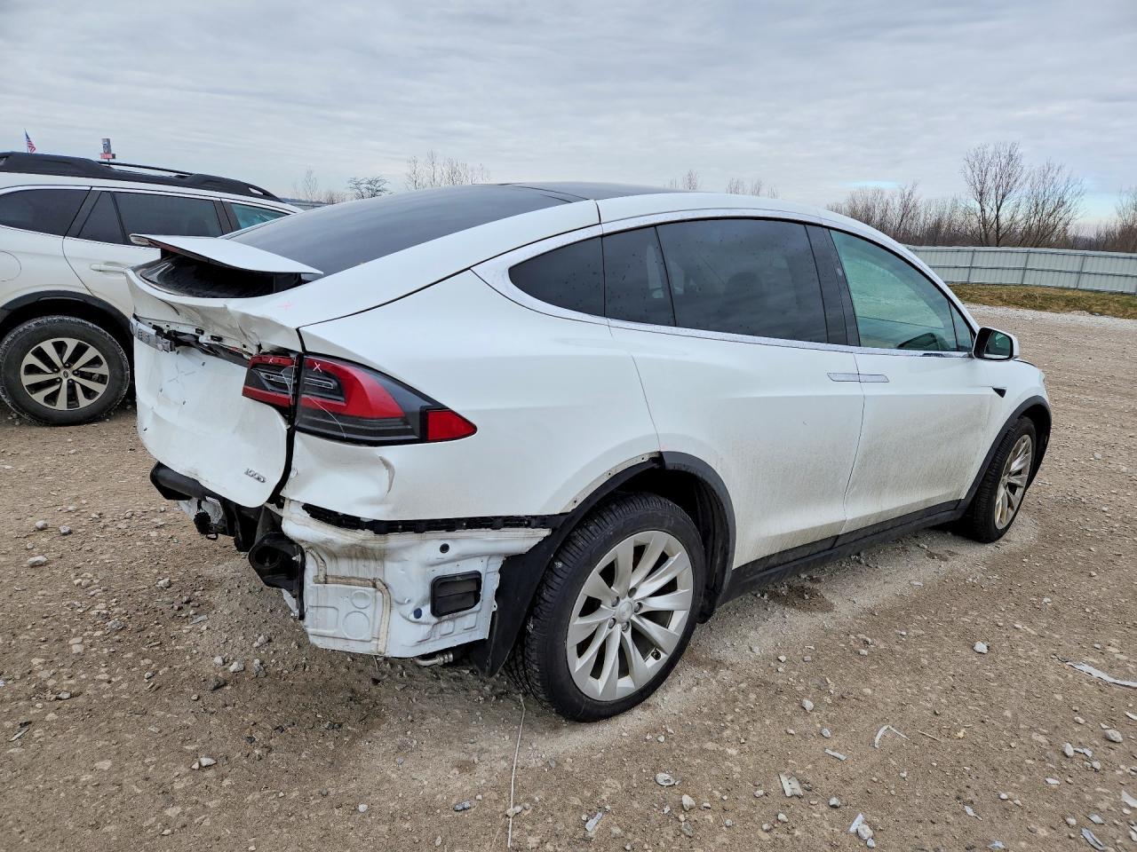 2018 Tesla Model X - zdjęcie 3