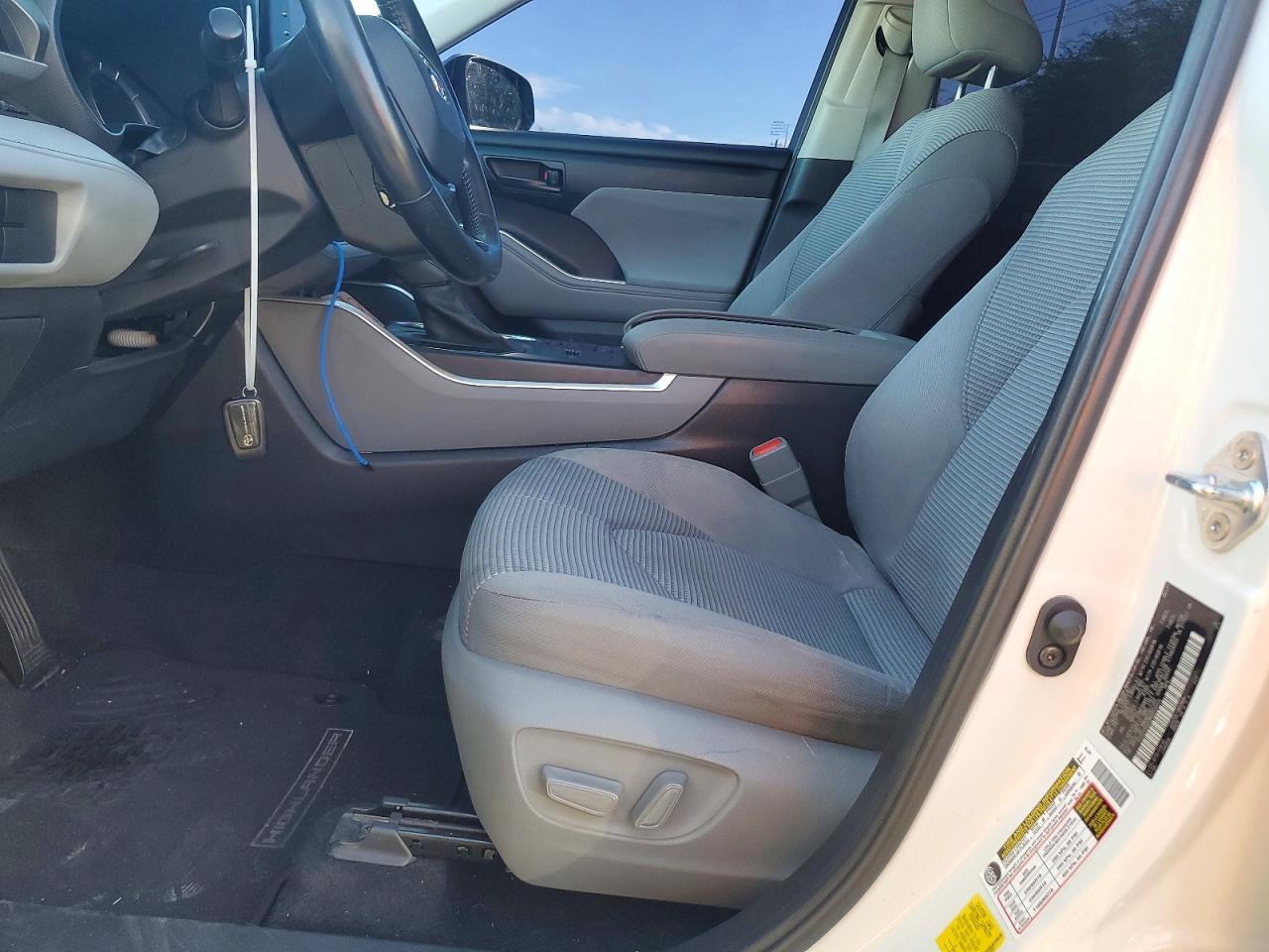 2021 Toyota Highlander Le - zdjęcie 7