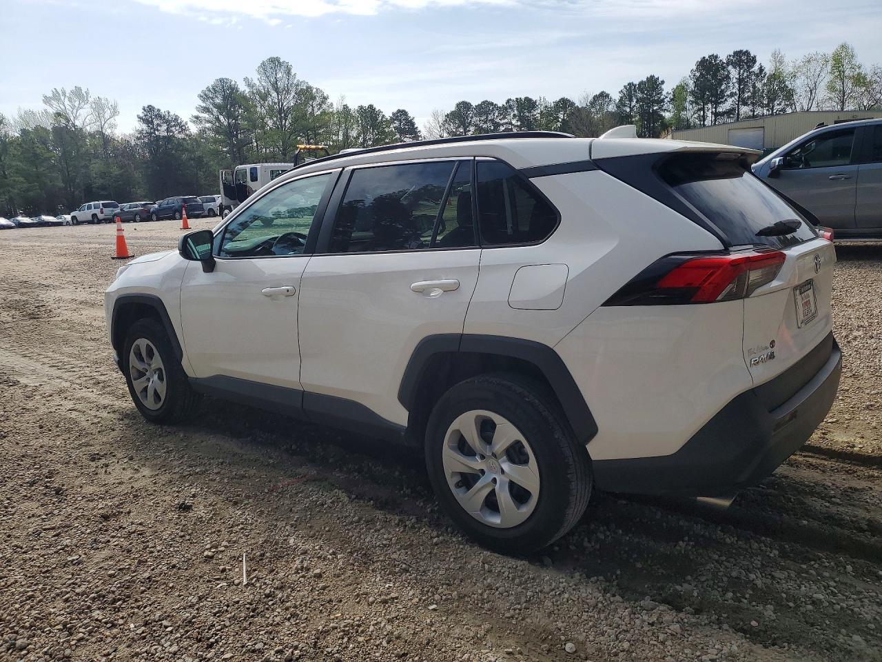 2019 Toyota Rav4 Le - zdjęcie 2