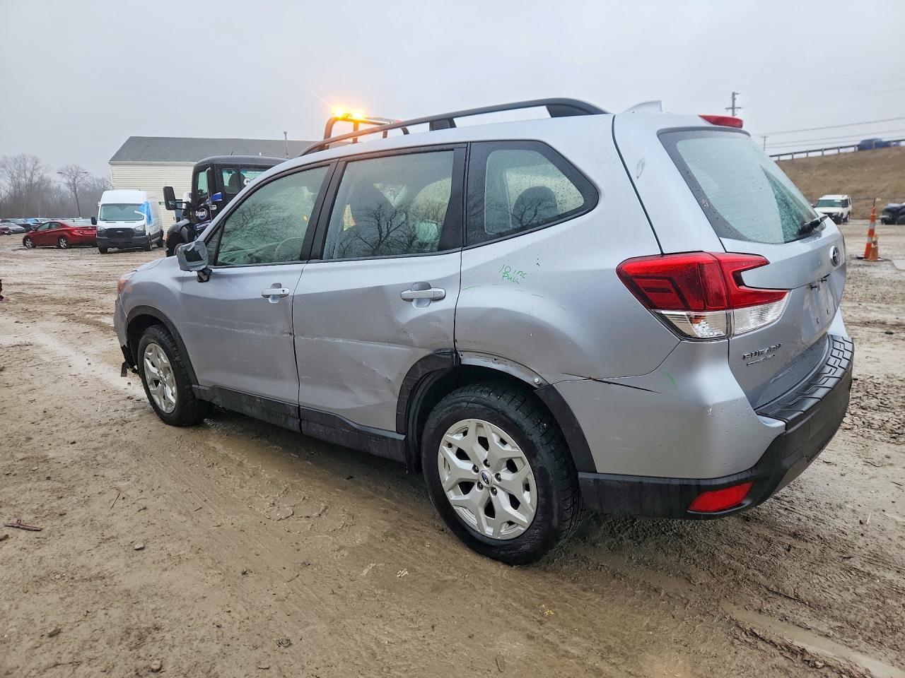 2020 Subaru Forester - zdjęcie 2