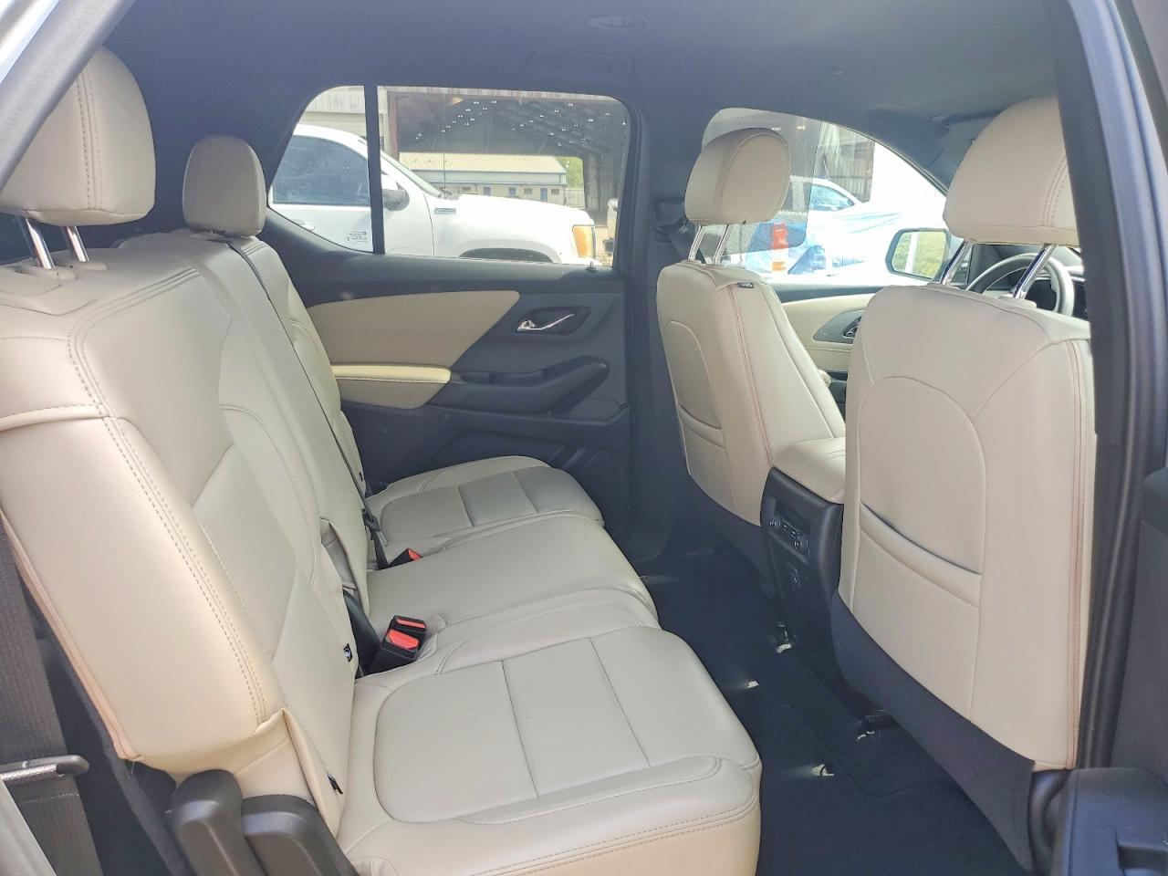 2023 Chevrolet Traverse Ls - zdjęcie 10