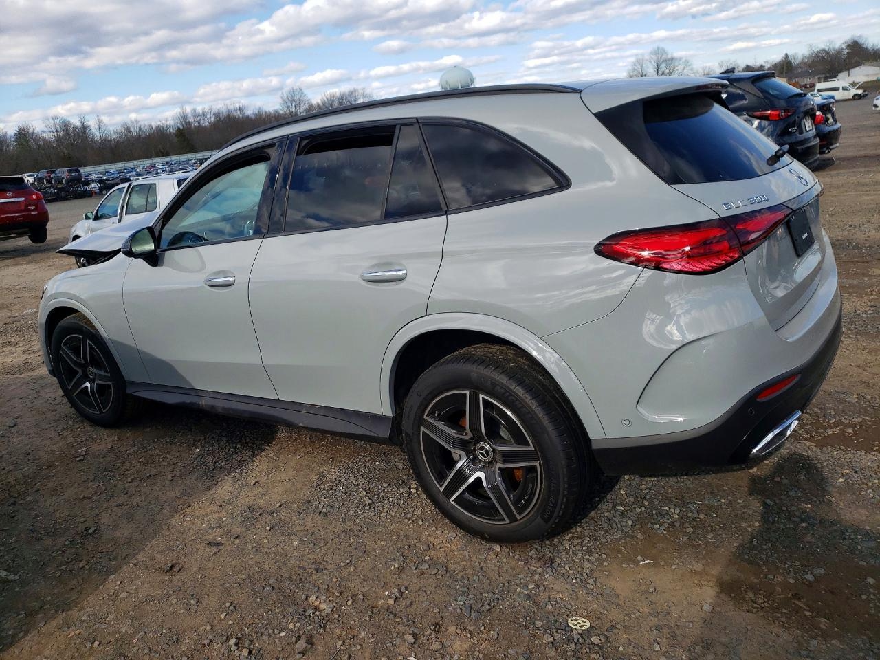 2025 Mercedes-Benz Glc 300 4Matic - zdjęcie 2