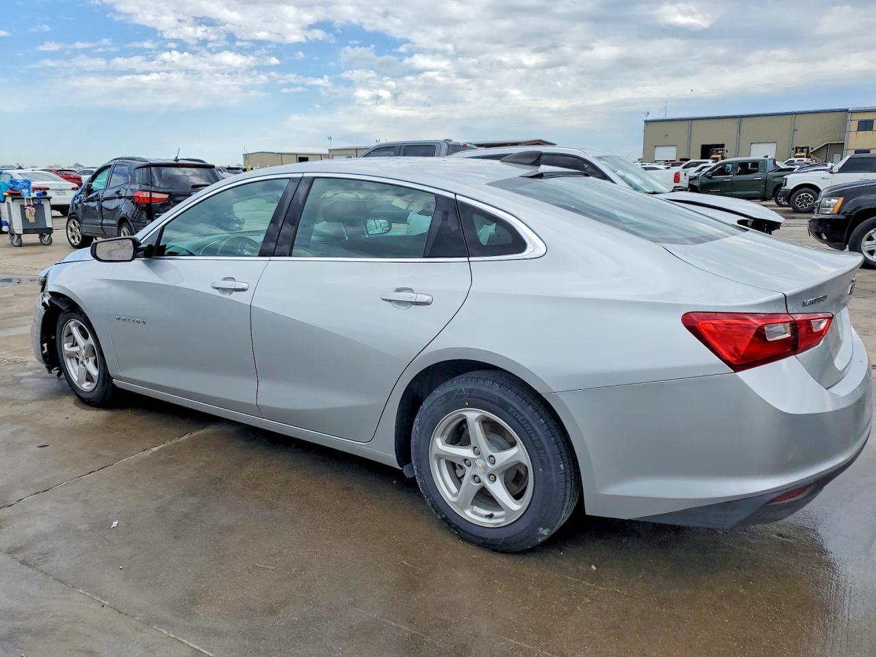 2018 Chevrolet Malibu Ls - zdjęcie 2