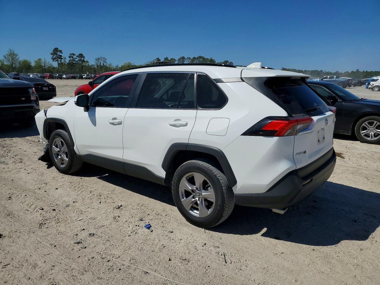 2025 Toyota Rav4 Xle - zdjęcie 2