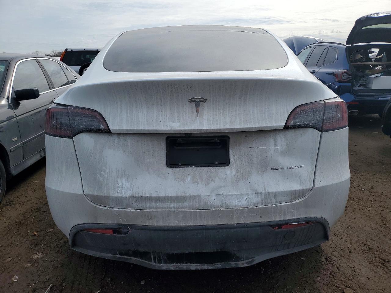 2024 Tesla Model Y - zdjęcie 6