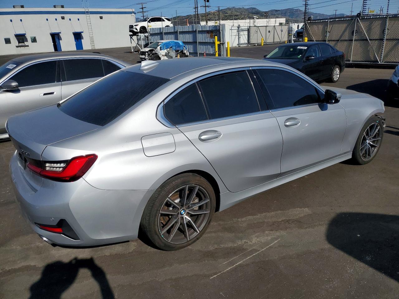 2019 BMW 330I - zdjęcie 3