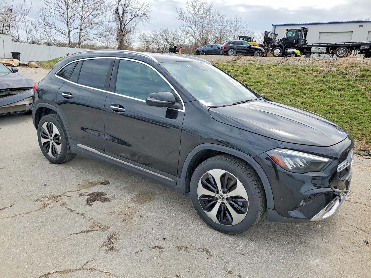 2025 Mercedes-Benz Gla 250 - zdjęcie 4