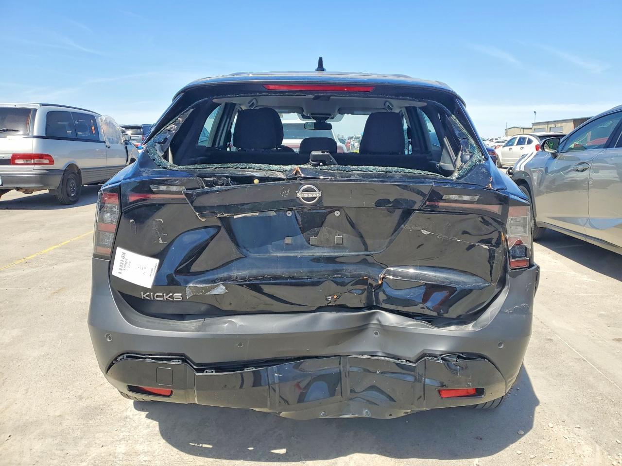 2025 Nissan Kicks S - zdjęcie 6