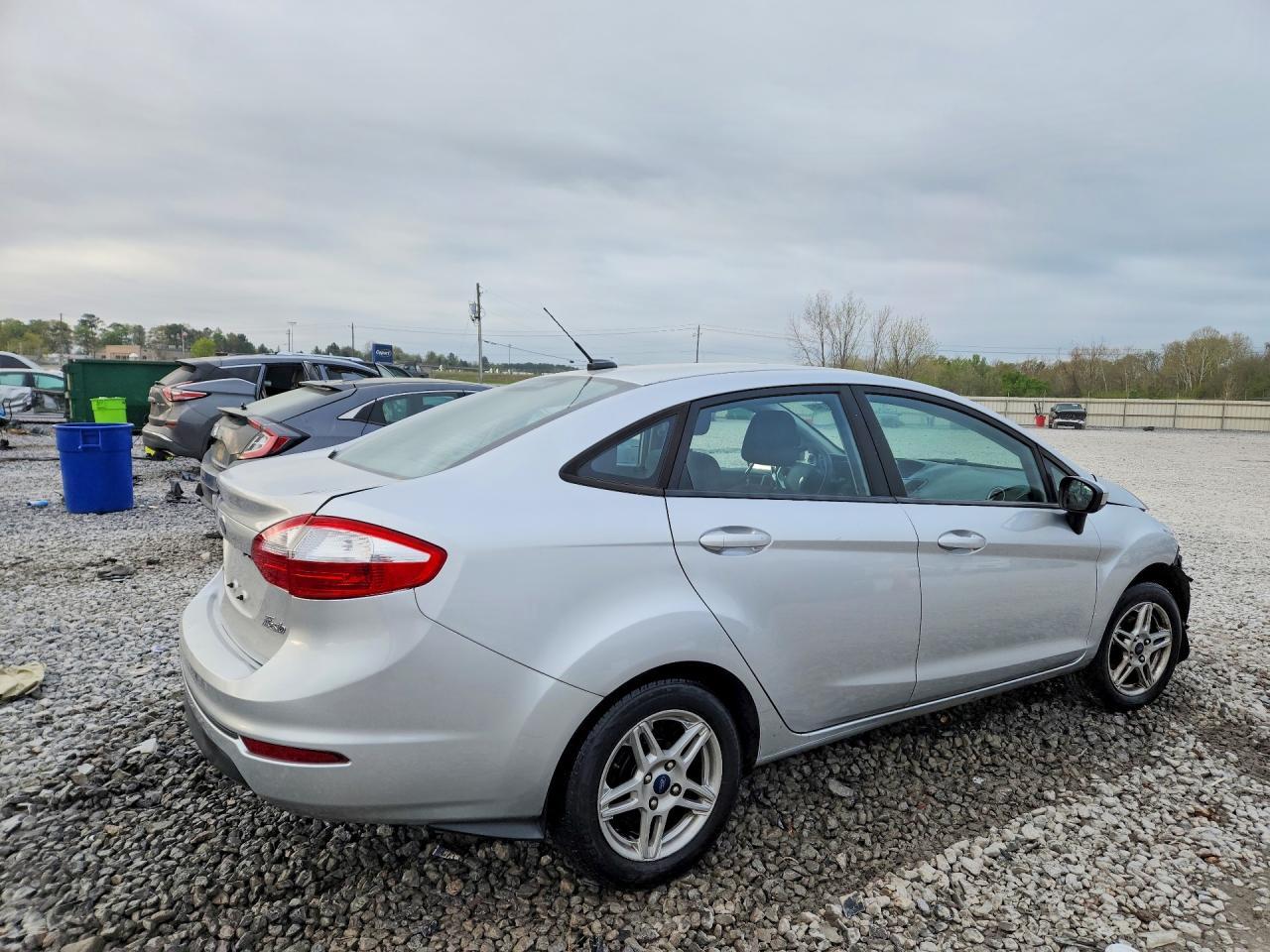 2019 Ford Fiesta Se - zdjęcie 3