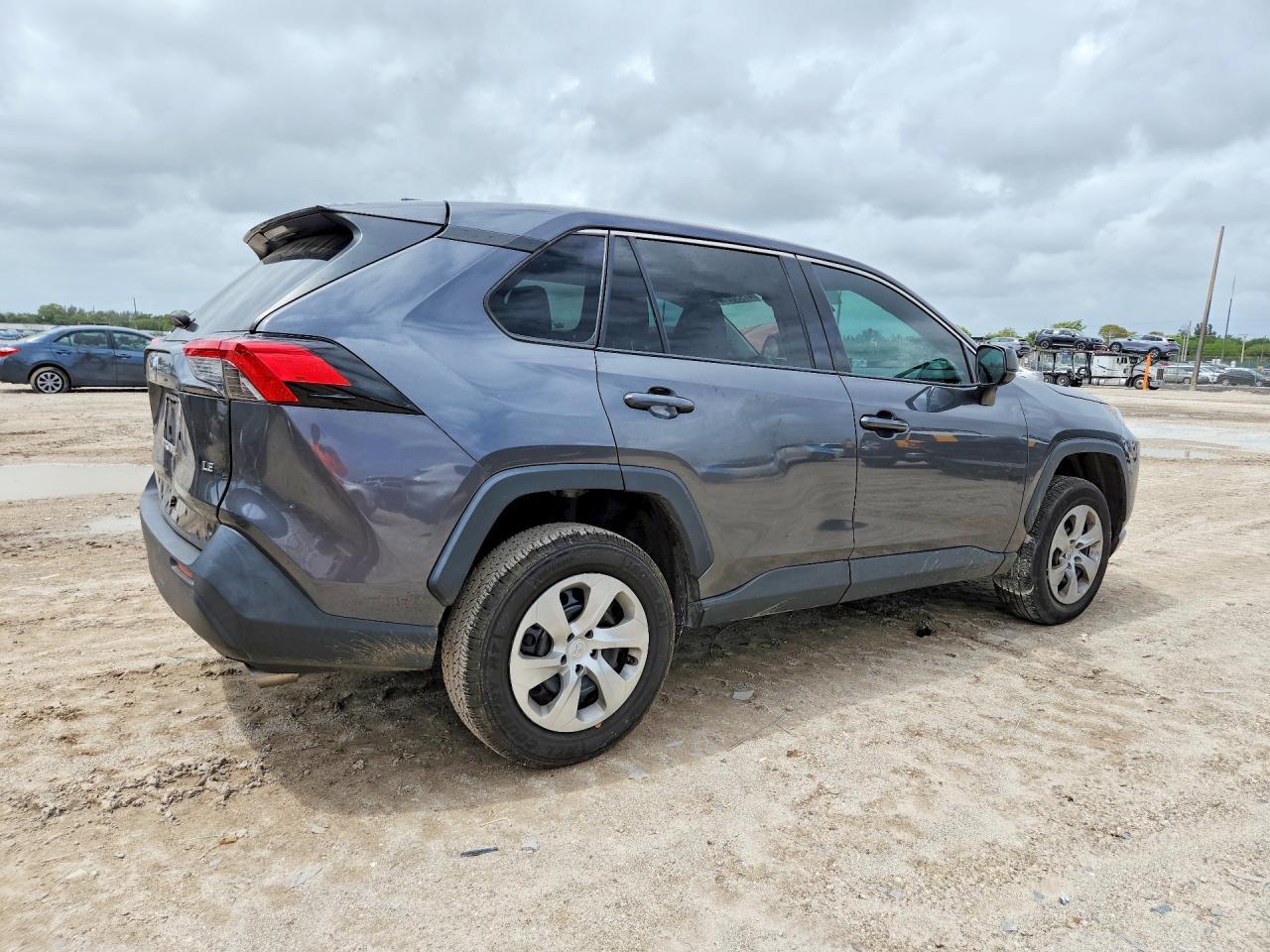 2022 Toyota Rav4 Le - zdjęcie 3