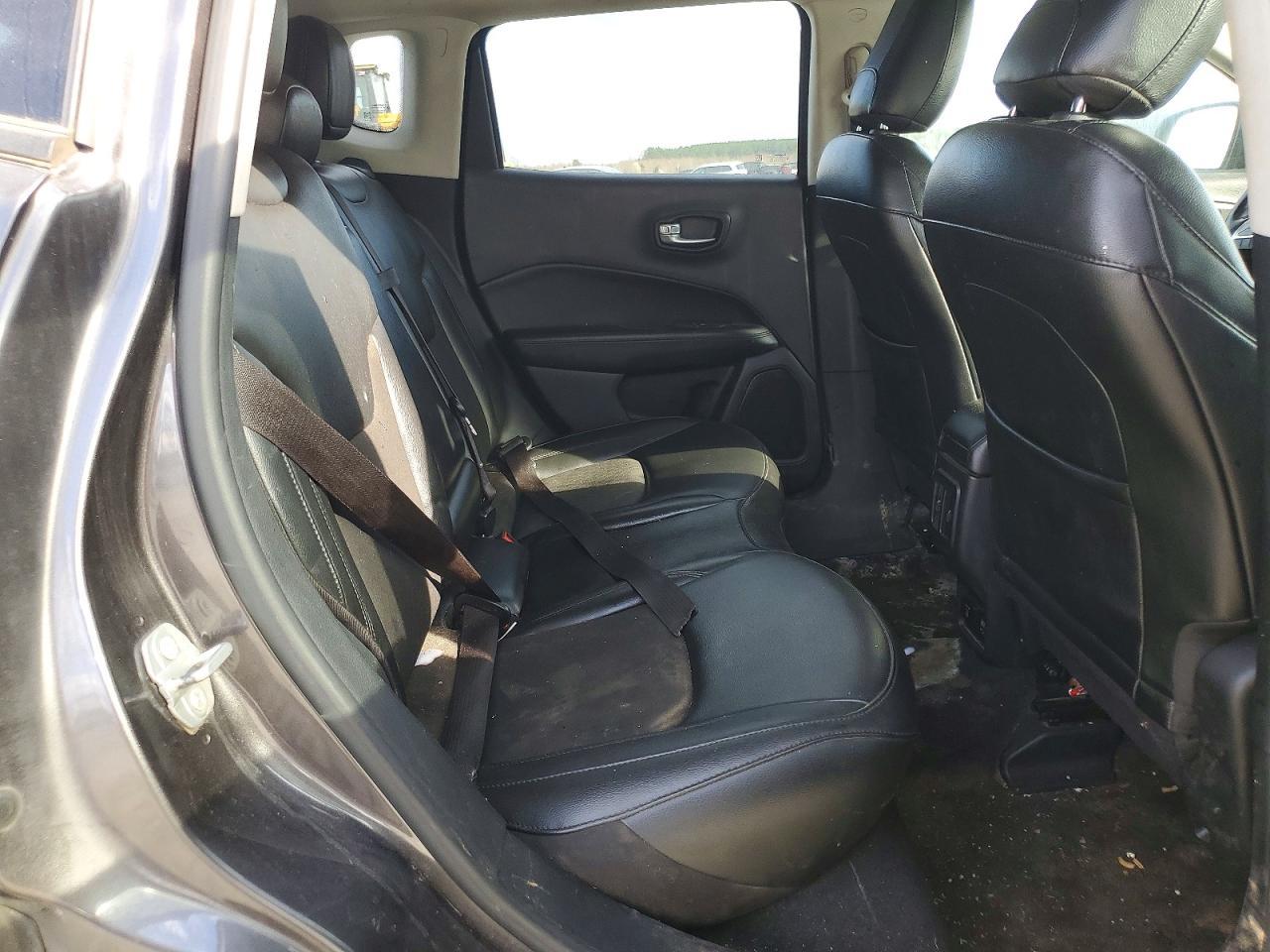 2021 Jeep Compass Latitude - zdjęcie 11