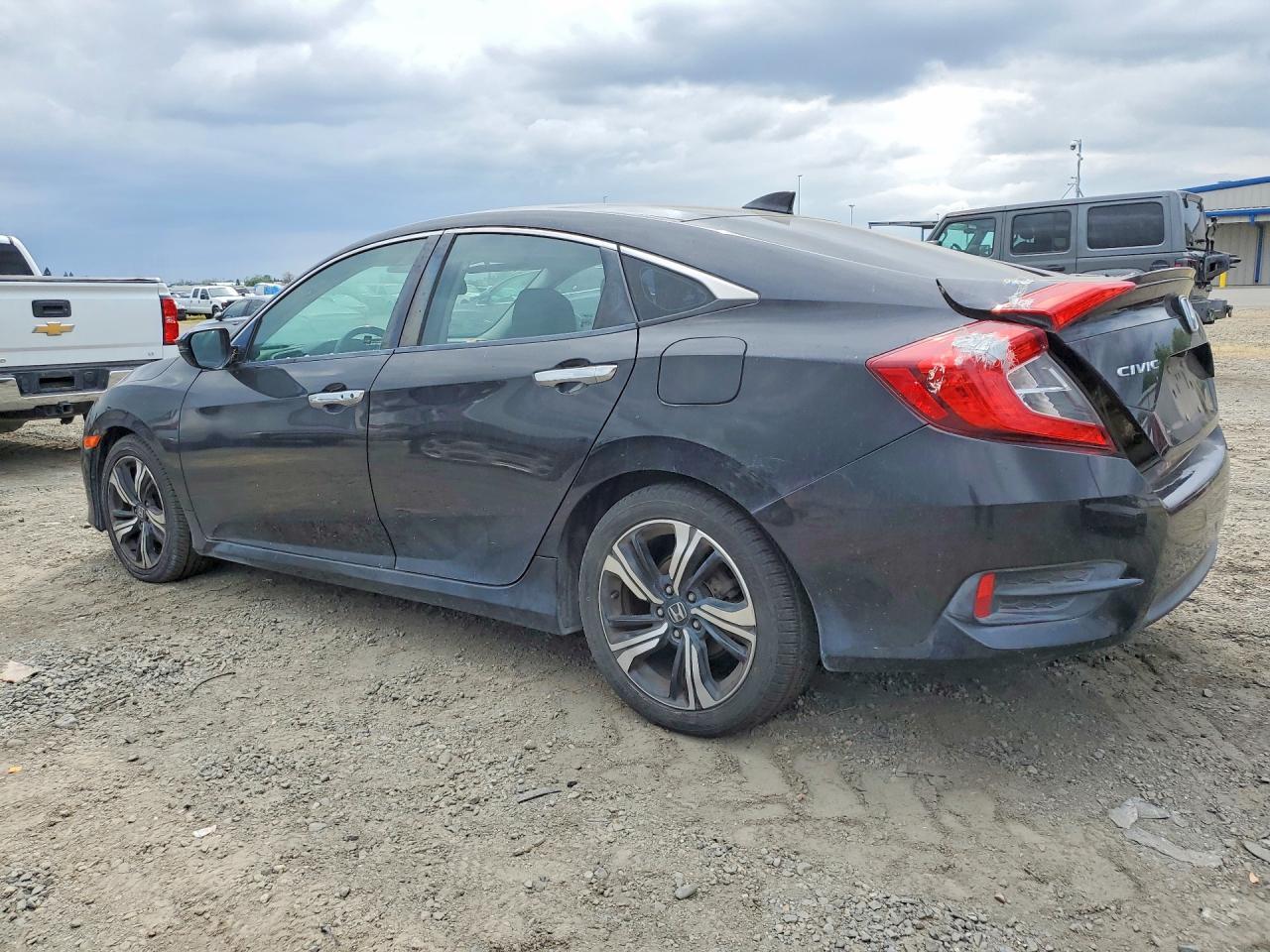 2016 Honda Civic Touring - zdjęcie 2