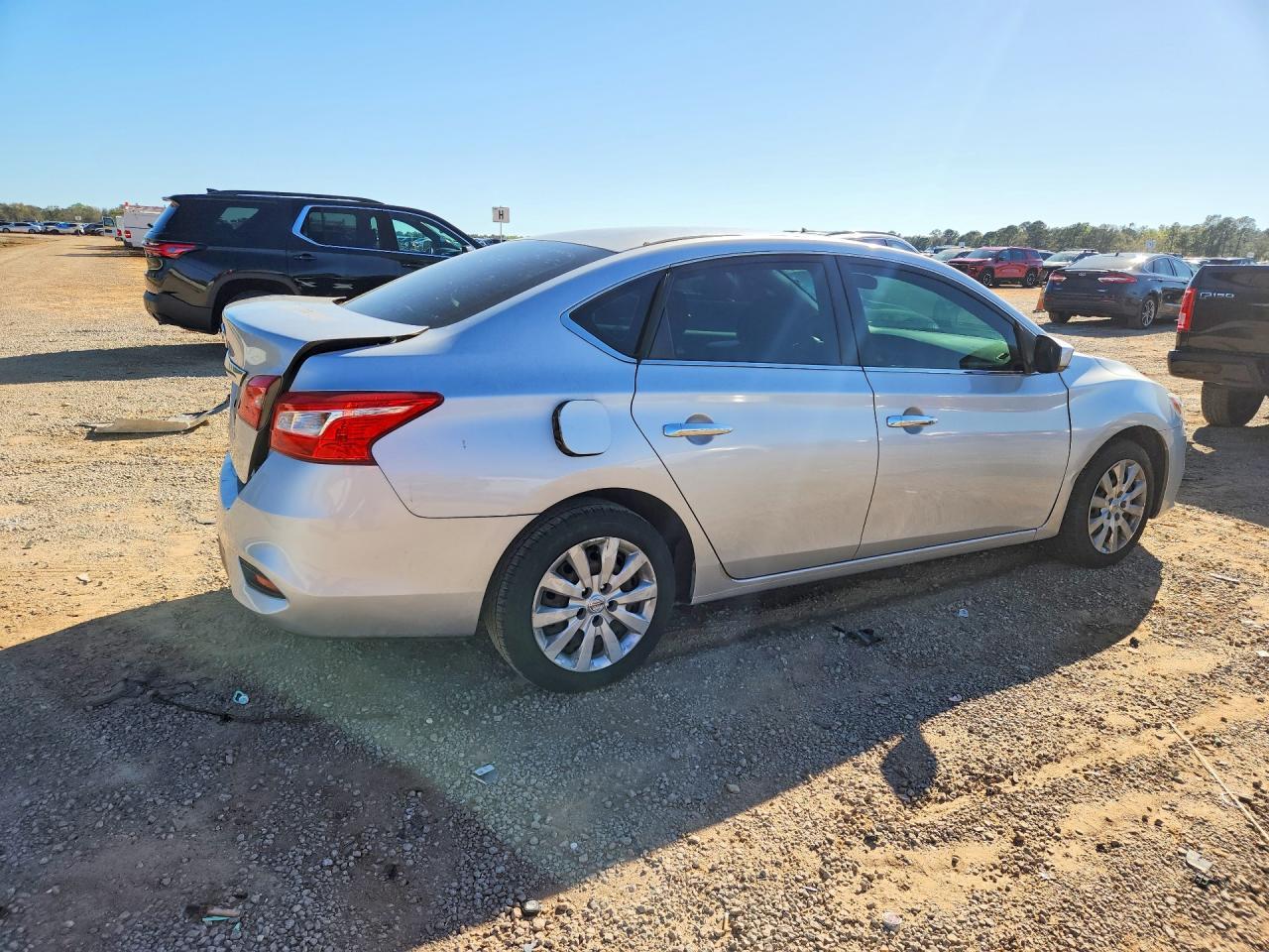 2019 Nissan Sentra S - zdjęcie 3