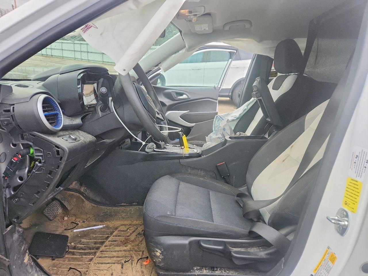 2025 Chevrolet Trax Ls - zdjęcie 7