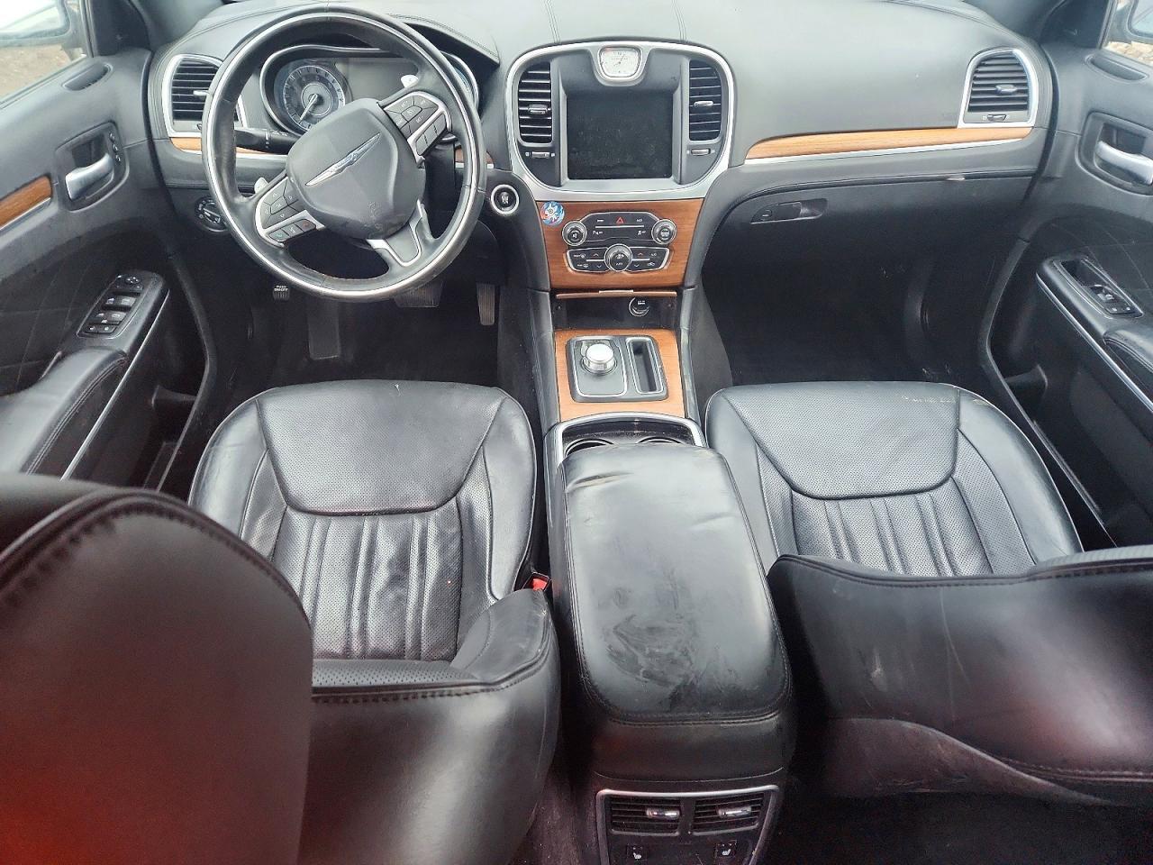 2015 Chrysler 300 - zdjęcie 8