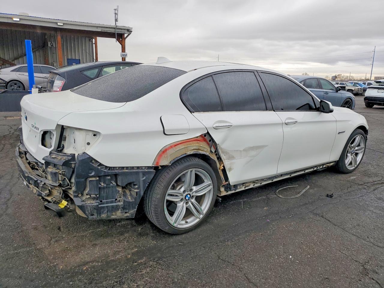 2015 BMW Seria 5 550i - zdjęcie 3