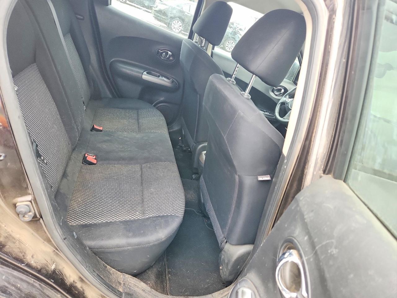 2015 Nissan Juke S - zdjęcie 11