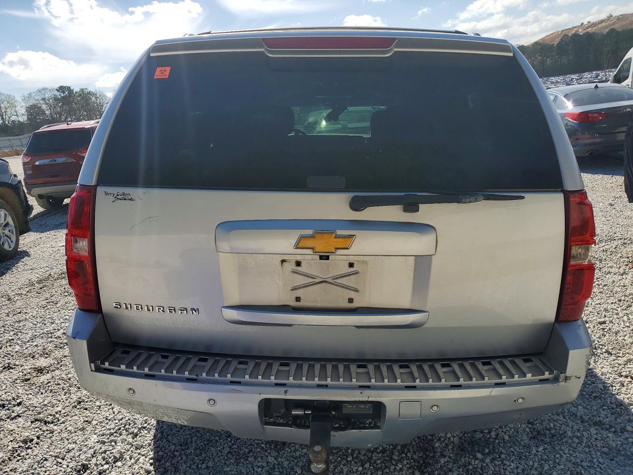 2014 Chevrolet Suburban C1500 Lt - zdjęcie 6