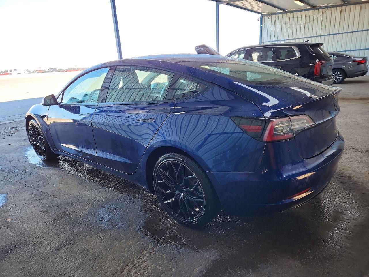 2022 Tesla Model 3 - zdjęcie 2