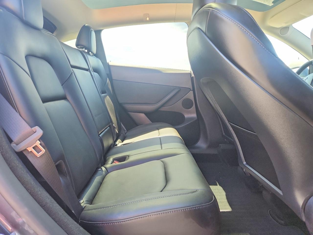 2023 Tesla Model Y - zdjęcie 10