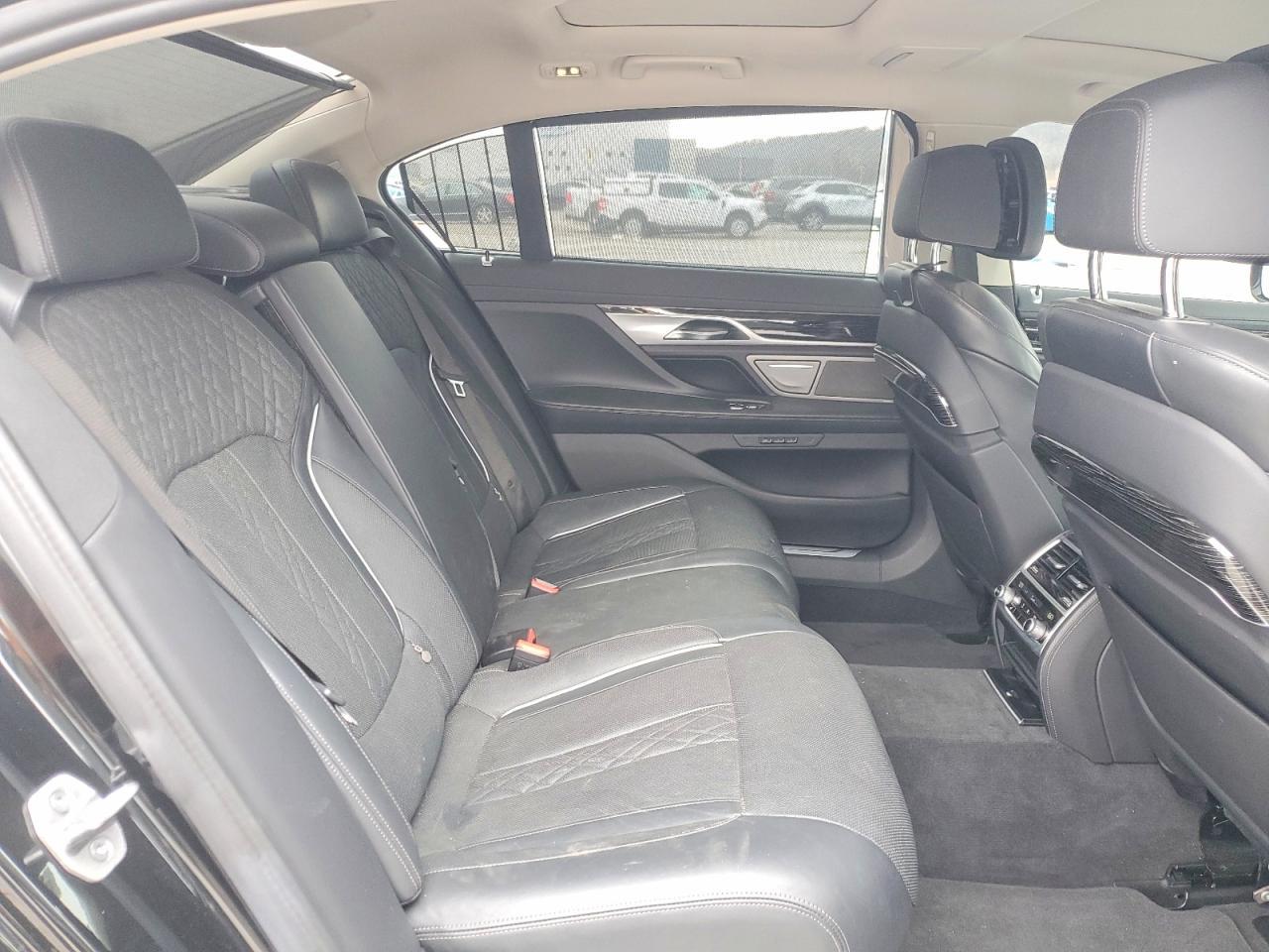 2022 BMW 740 I - zdjęcie 10