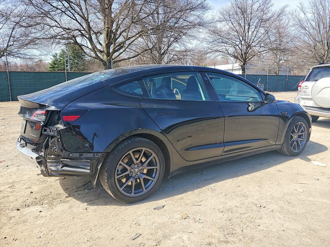 2022 Tesla Model 3 - zdjęcie 3