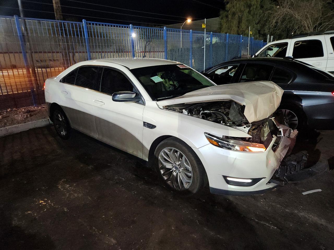 2016 Ford Taurus Limited - zdjęcie 4