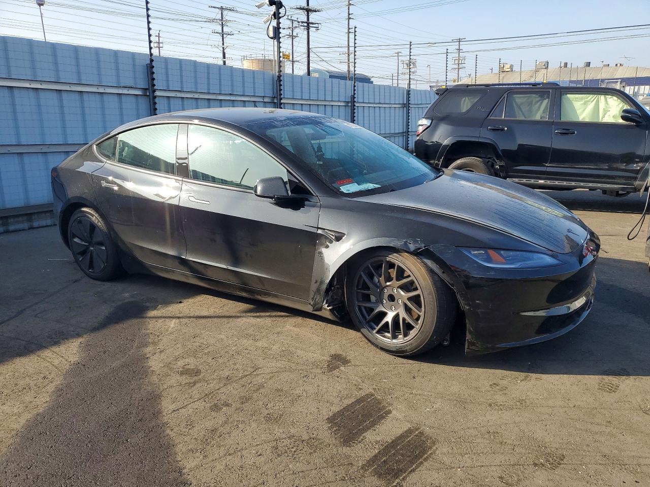 2026 Tesla Model 3 - zdjęcie 4
