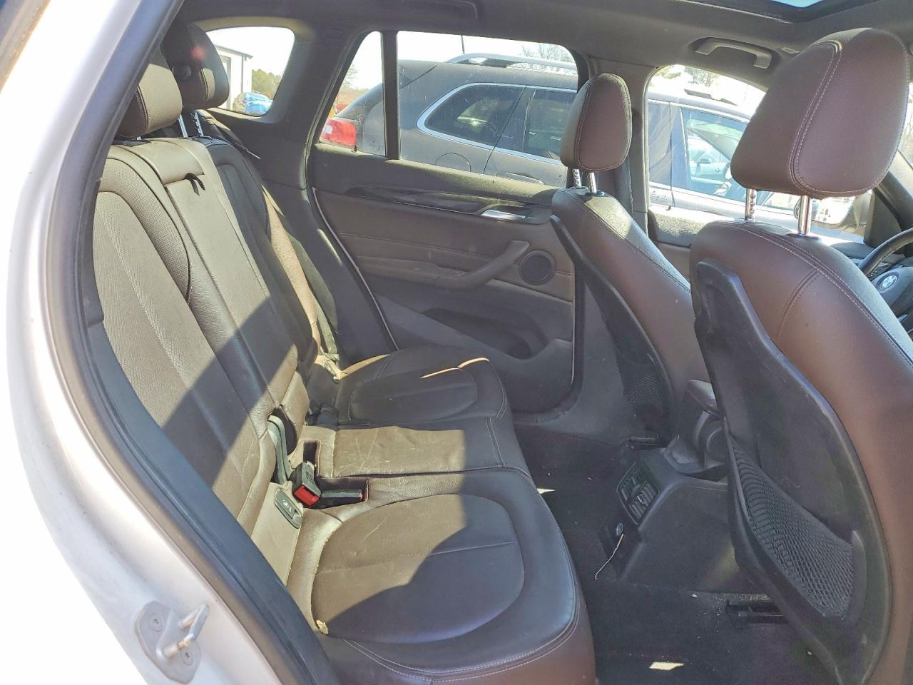 2016 BMW X1 xDrive28I - zdjęcie 10