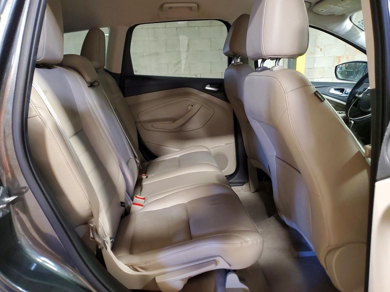 2016 Ford Escape Titanium - zdjęcie 11