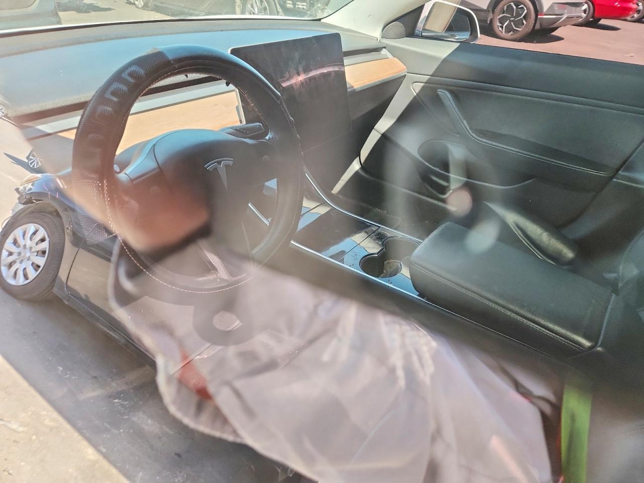 2019 Tesla Model 3 - zdjęcie 8
