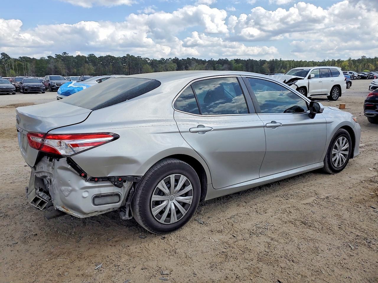 2018 Toyota Camry L - zdjęcie 3