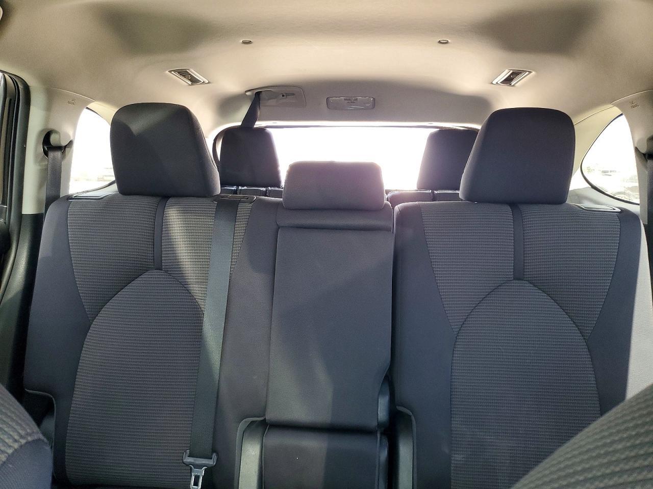 2022 Toyota Highlander L - zdjęcie 10